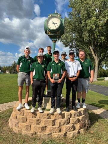 Team photo of the MCC golfers at Delta College Invitational.